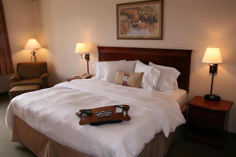 Hampton Inn & Suites Nampa At The Idaho Center Room photo